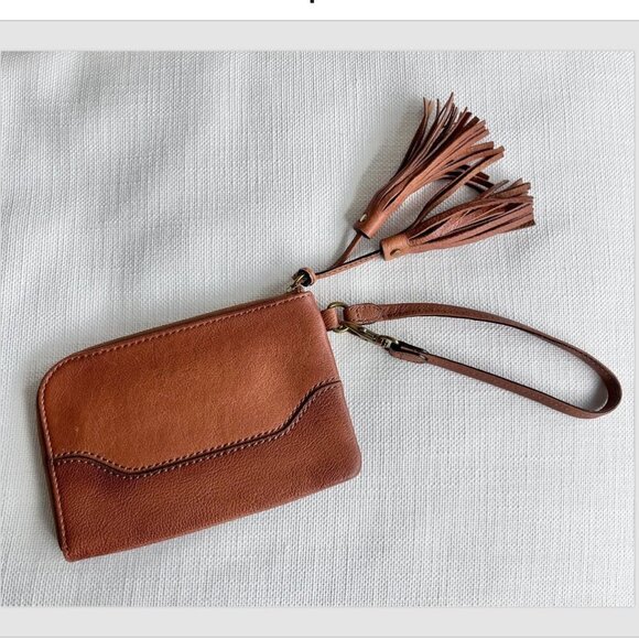 Frye Paige Tassel Cognac Leather Wristlet Clutch Wallet Gold Hardware Zip Bag - Picture 5 of 9